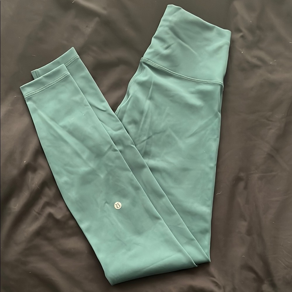 EUC Lululemon Wunder Train Leggings size 6